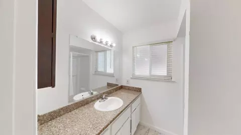 Bath - 3279 Cherokee Ave, Merced, CA 95340 photo 1 of 2