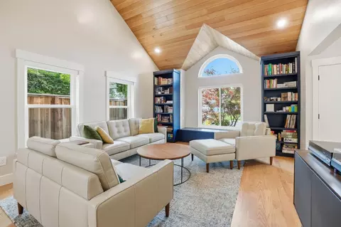 Living - 909 Opal Ln, Ripon, CA 95366 photo 2 of 7