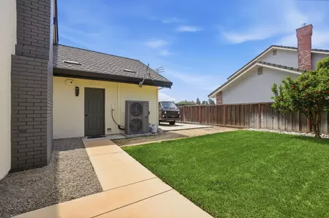 Exterior - 909 Opal Ln, Ripon, CA 95366 photo 7 of 12