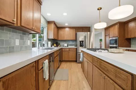 Kitchen - 909 Opal Ln, Ripon, CA 95366 photo 5 of 7