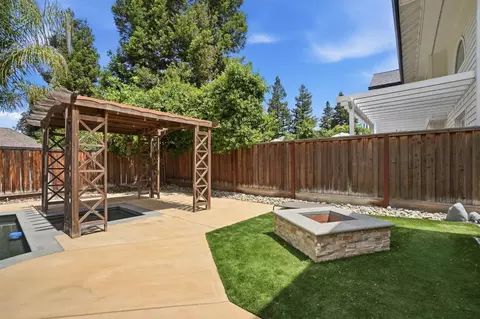Exterior - 909 Opal Ln, Ripon, CA 95366 photo 11 of 12