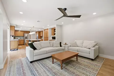Living - 909 Opal Ln, Ripon, CA 95366 photo 7 of 7