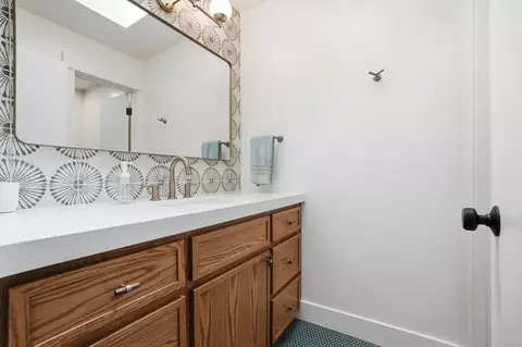 Bath - 909 Opal Ln, Ripon, CA 95366 photo 2 of 7