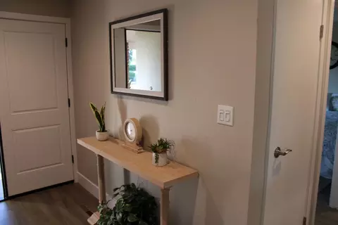Entry Way - 1210 Michelle Ave, Tracy, CA 95376 photo 2 of 4