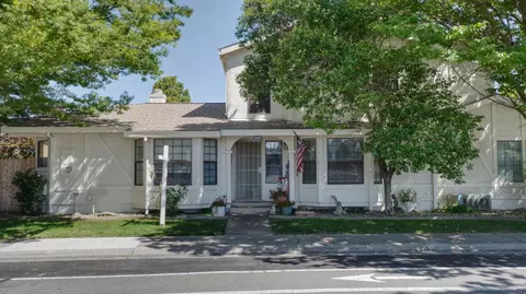 8797 Valley Oak Ln, Elk Grove, CA 95624