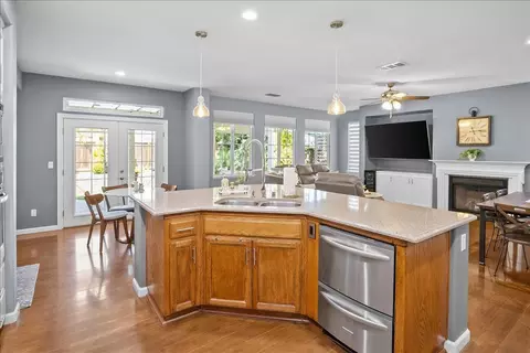 Kitchen - 1971 Amatchi Dr, Tracy, CA 95304 photo 6 of 8