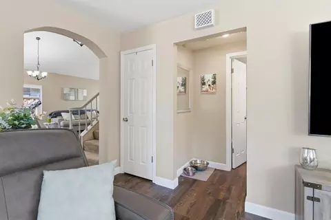 Entry Way - 102 Henry Ct, Tracy, CA 95376 photo 1 of 1