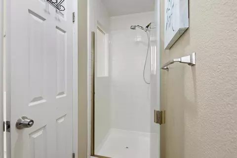 Bath - 102 Henry Ct, Tracy, CA 95376 photo 4 of 4