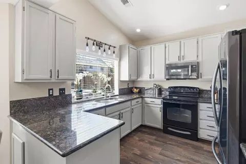 Kitchen - 102 Henry Ct, Tracy, CA 95376 photo 1 of 2
