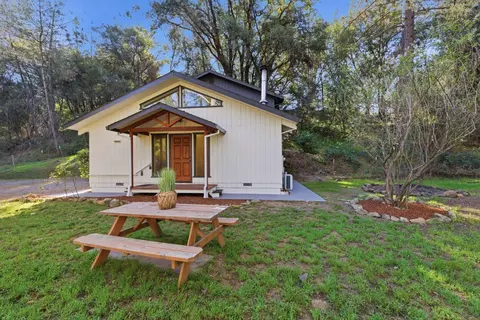 Exterior - 21923 Sawmill Flat Rd, Sonora, CA 95370 photo 2 of 3