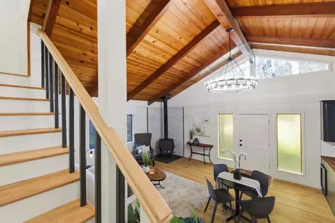Entry Way - 21923 Sawmill Flat Rd, Sonora, CA 95370 photo 2 of 3