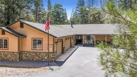 6152 Hillcrest Ct, Foresthill, CA 95631