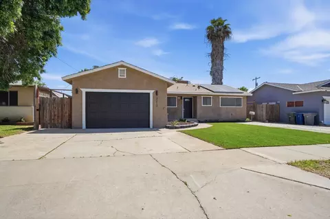 Exterior - 3210 Shamrock Ave, Merced, CA 95340 photo 3 of 5
