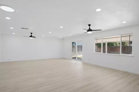 Living - 3210 Shamrock Ave, Merced, CA 95340 photo 3 of 6