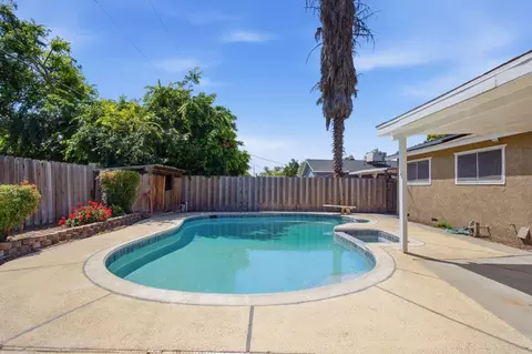 Exterior - 3210 Shamrock Ave, Merced, CA 95340 photo 2 of 5