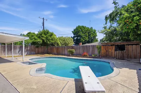Exterior - 3210 Shamrock Ave, Merced, CA 95340 photo 5 of 5