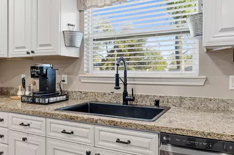 Kitchen - 33 E Pne, Stockton, CA 95204 photo 4 of 4