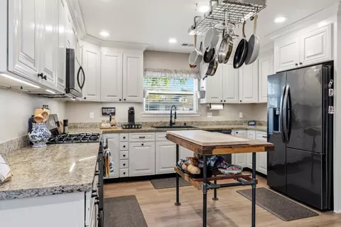 Kitchen - 33 E Pne, Stockton, CA 95204 photo 2 of 4