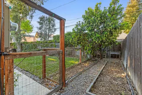 Exterior - 33 E Pne, Stockton, CA 95204 photo 7 of 7
