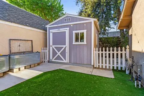 Exterior - 33 E Pne, Stockton, CA 95204 photo 5 of 7