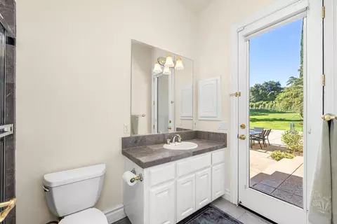 Bath - 4300 Cognac Ct, Loomis, CA 95650 photo 5 of 5