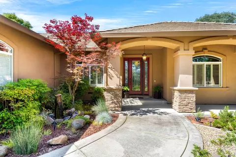 9845 Spyglass Cir, Auburn, CA 95602