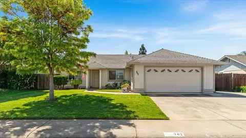 942 Ayers Ln, Galt, CA 95632 photo 2