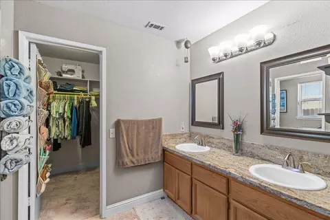 942 Ayers Ln, Galt, CA 95632 photo 34