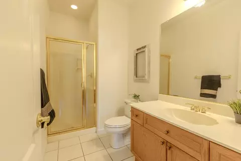 Bath - 27083 Lillegard Ct, Tracy, CA 95304 photo 1 of 6