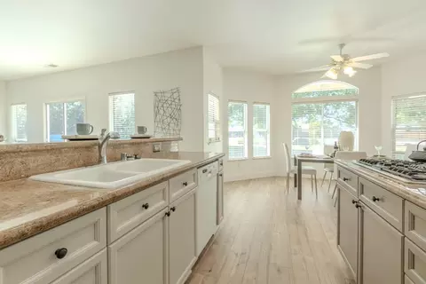 Kitchen - 27083 Lillegard Ct, Tracy, CA 95304 photo 3 of 5