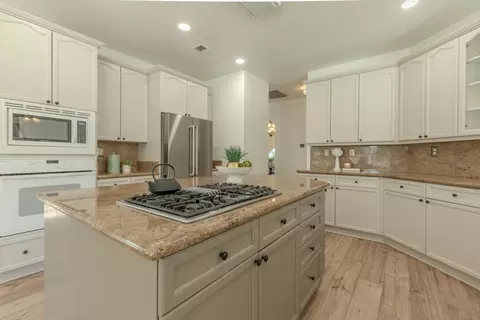 Kitchen - 27083 Lillegard Ct, Tracy, CA 95304 photo 4 of 5