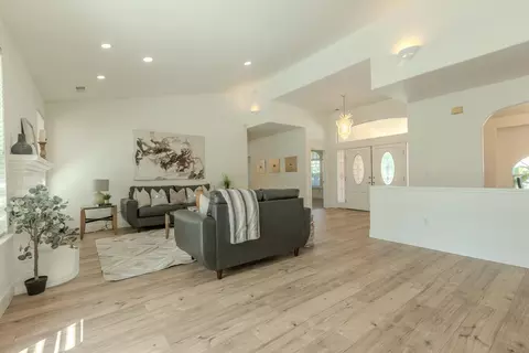 Living - 27083 Lillegard Ct, Tracy, CA 95304 photo 4 of 8