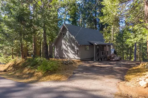 875 Shoshone Dr, Arnold, CA 95223