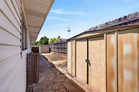 Exterior - 5204 Schuyler Dr, Carmichael, CA 95608 photo 5 of 16