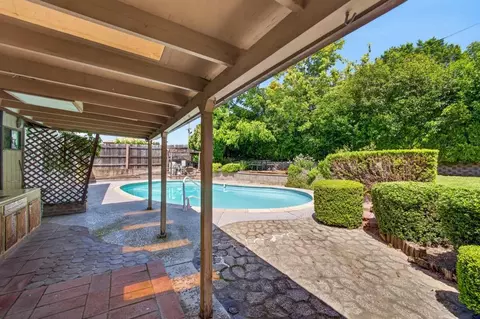 Exterior - 5204 Schuyler Dr, Carmichael, CA 95608 photo 4 of 16
