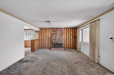 Living - 5204 Schuyler Dr, Carmichael, CA 95608 photo 2 of 5