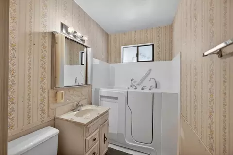 Bath - 5204 Schuyler Dr, Carmichael, CA 95608 photo 1 of 6