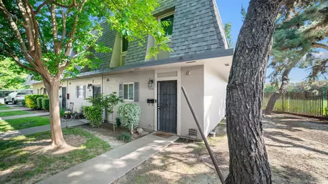 Exterior - 2320 W Turner Rd, Lodi, CA 95242 photo 7 of 7