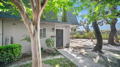 2320 W Turner Rd, Lodi, CA 95242