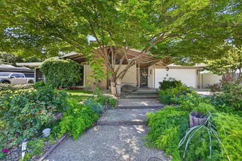 8756 Contemporary Ct, Elk Grove, CA 95624