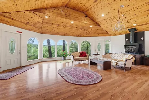 14507 Misty Winds Ln, Grass Valley, CA 95949