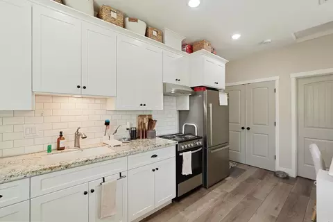 Kitchen - 595 E Augusta St, Woodbridge, CA 95258 photo 8 of 9