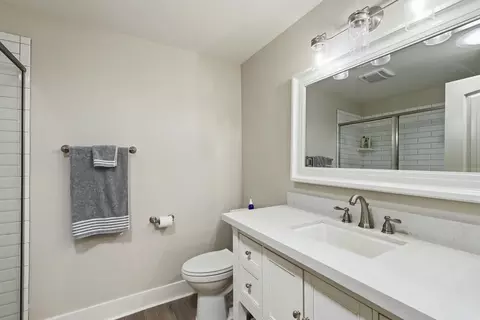 Bath - 595 E Augusta St, Woodbridge, CA 95258 photo 1 of 5