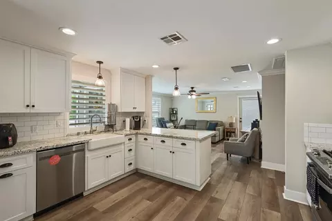Kitchen - 595 E Augusta St, Woodbridge, CA 95258 photo 6 of 9