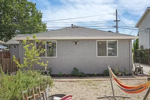 Exterior - 595 E Augusta St, Woodbridge, CA 95258 photo 9 of 19