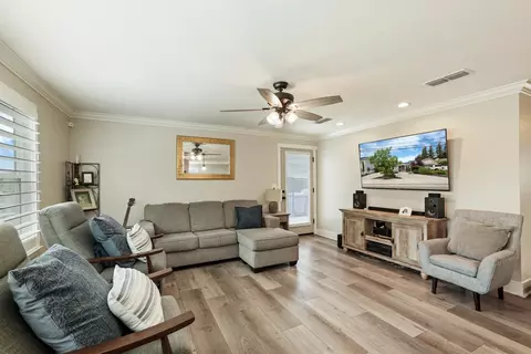 Living - 595 E Augusta St, Woodbridge, CA 95258 photo 2 of 4