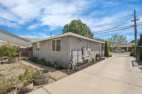 Exterior - 595 E Augusta St, Woodbridge, CA 95258 photo 6 of 19