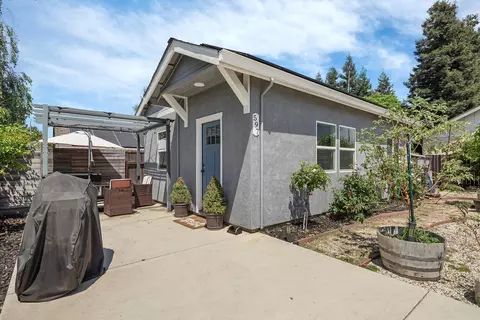 Exterior - 595 E Augusta St, Woodbridge, CA 95258 photo 14 of 19