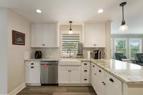 Kitchen - 595 E Augusta St, Woodbridge, CA 95258 photo 3 of 9