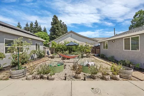 Exterior - 595 E Augusta St, Woodbridge, CA 95258 photo 7 of 19